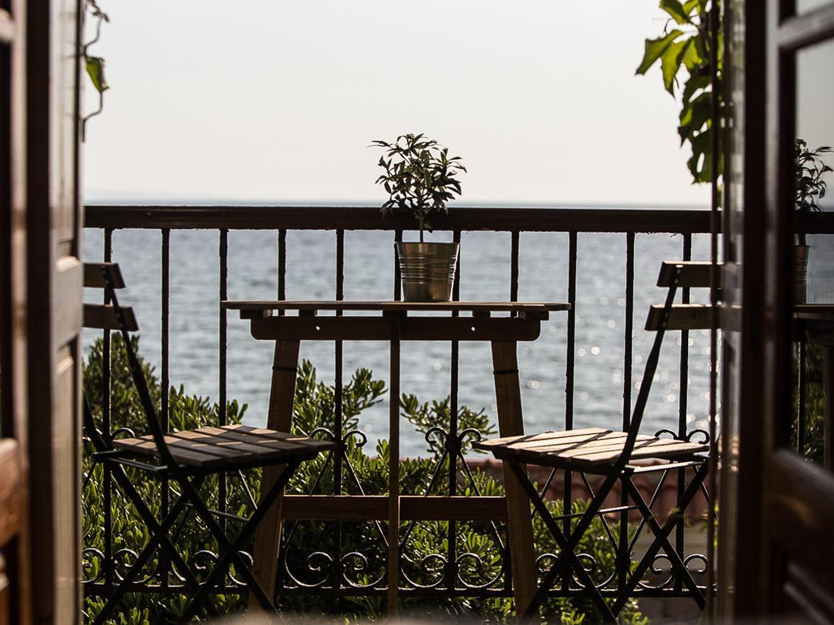 Olive Press Hotel & Apartments Митимна Экстерьер фото