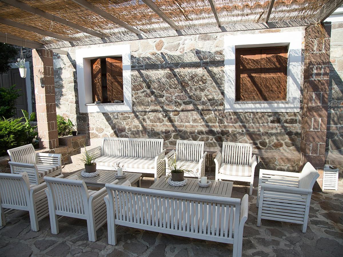 Olive Press Hotel & Apartments Митимна Экстерьер фото