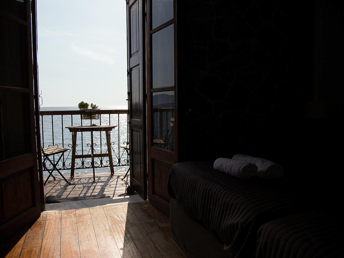 Olive Press Hotel & Apartments Митимна Экстерьер фото